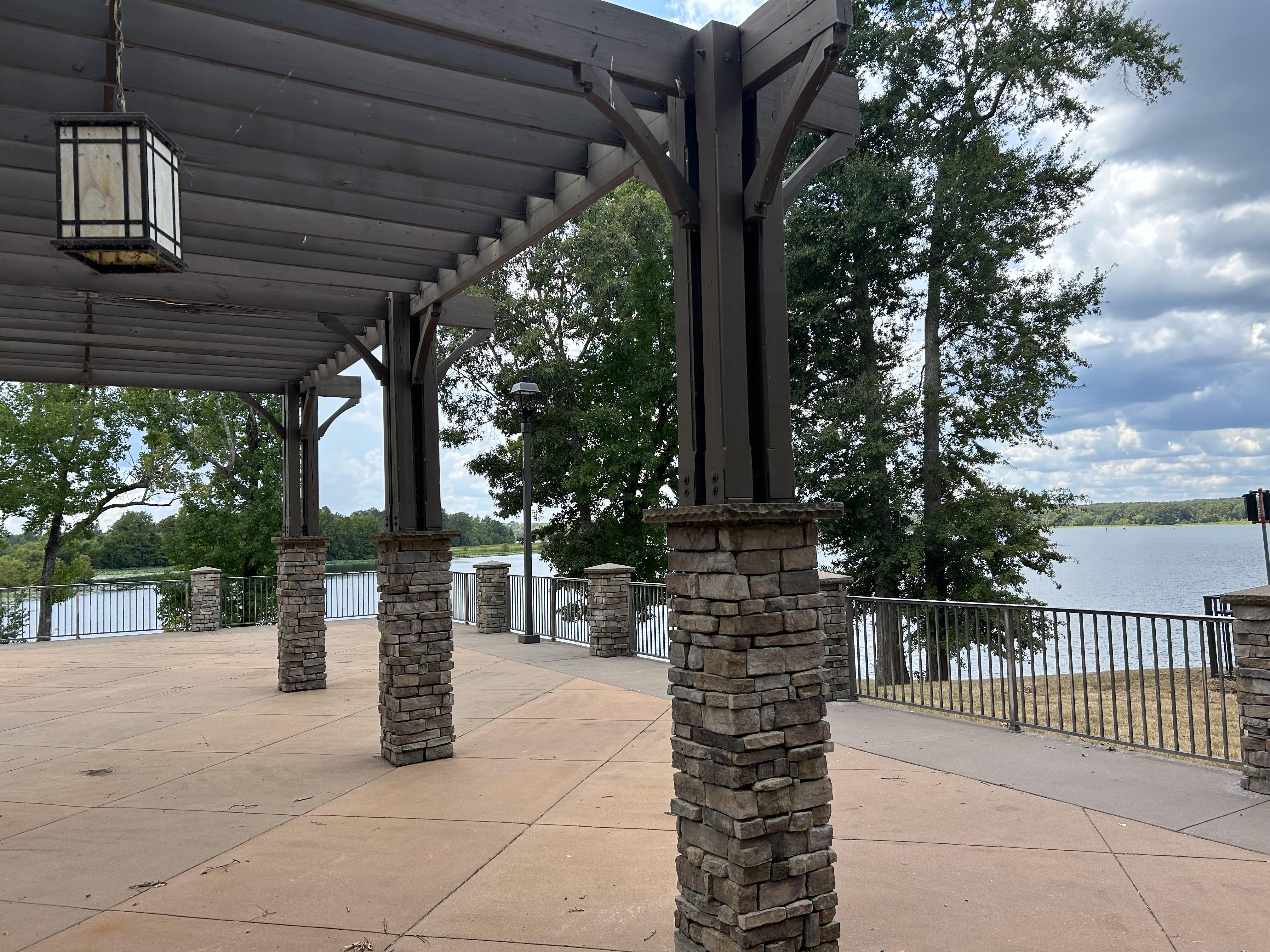Lakepoint patio
