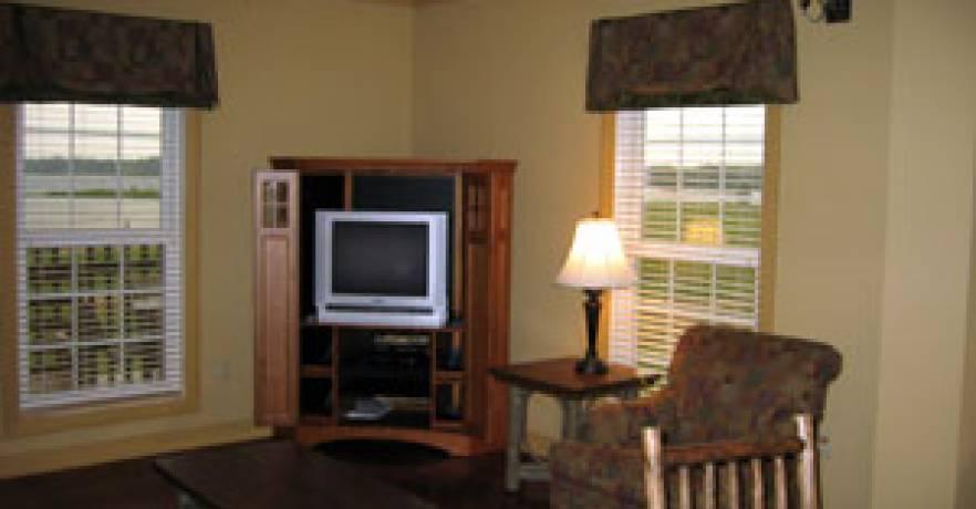 Lakepoint Cottage Living Room