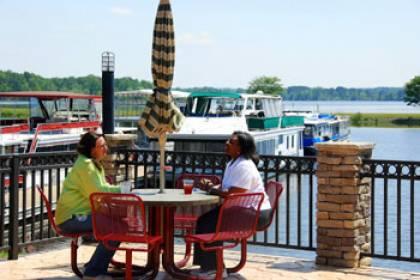 Lakepoint Marina Grill pic 1