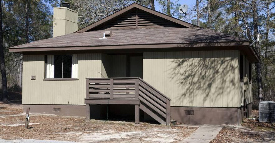Lakepoint Cabin outside