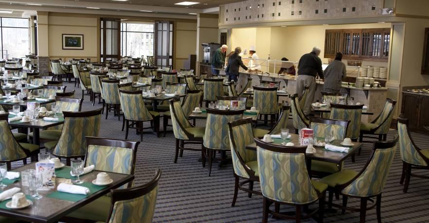 Lakepoint Dining Room people 3