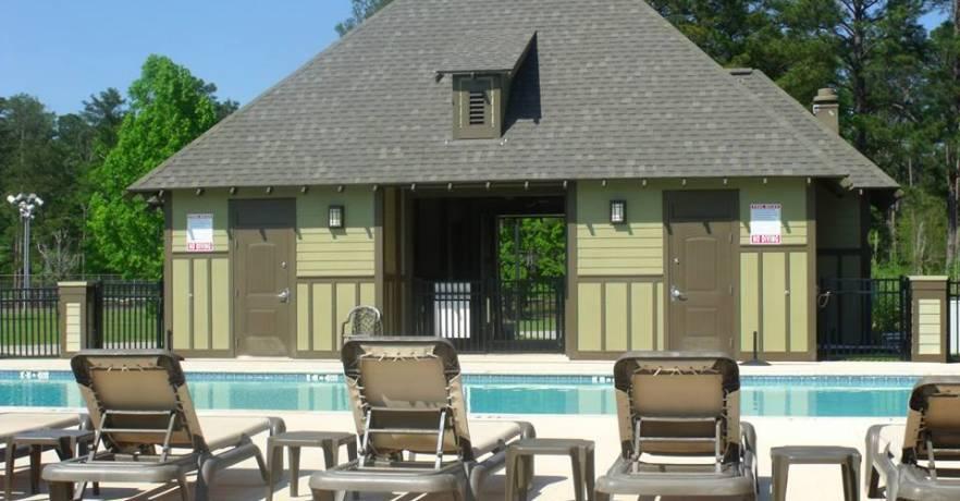 Lakepoint swimming pool