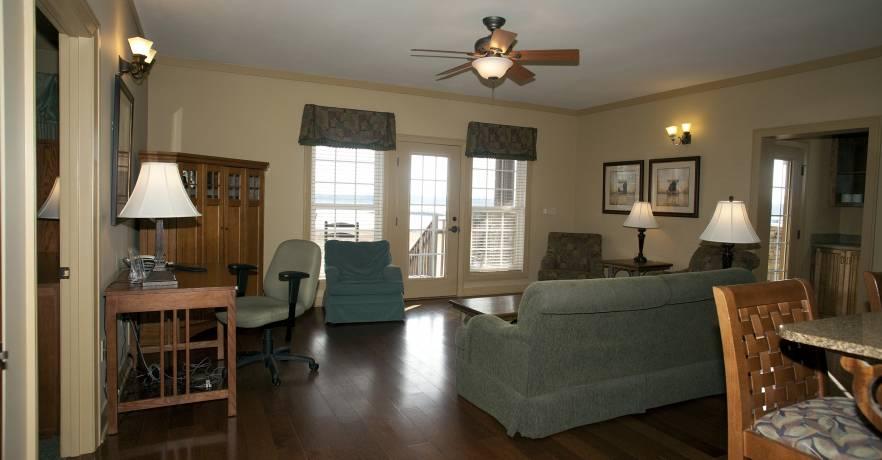 Lakepoint Cottage Living Room