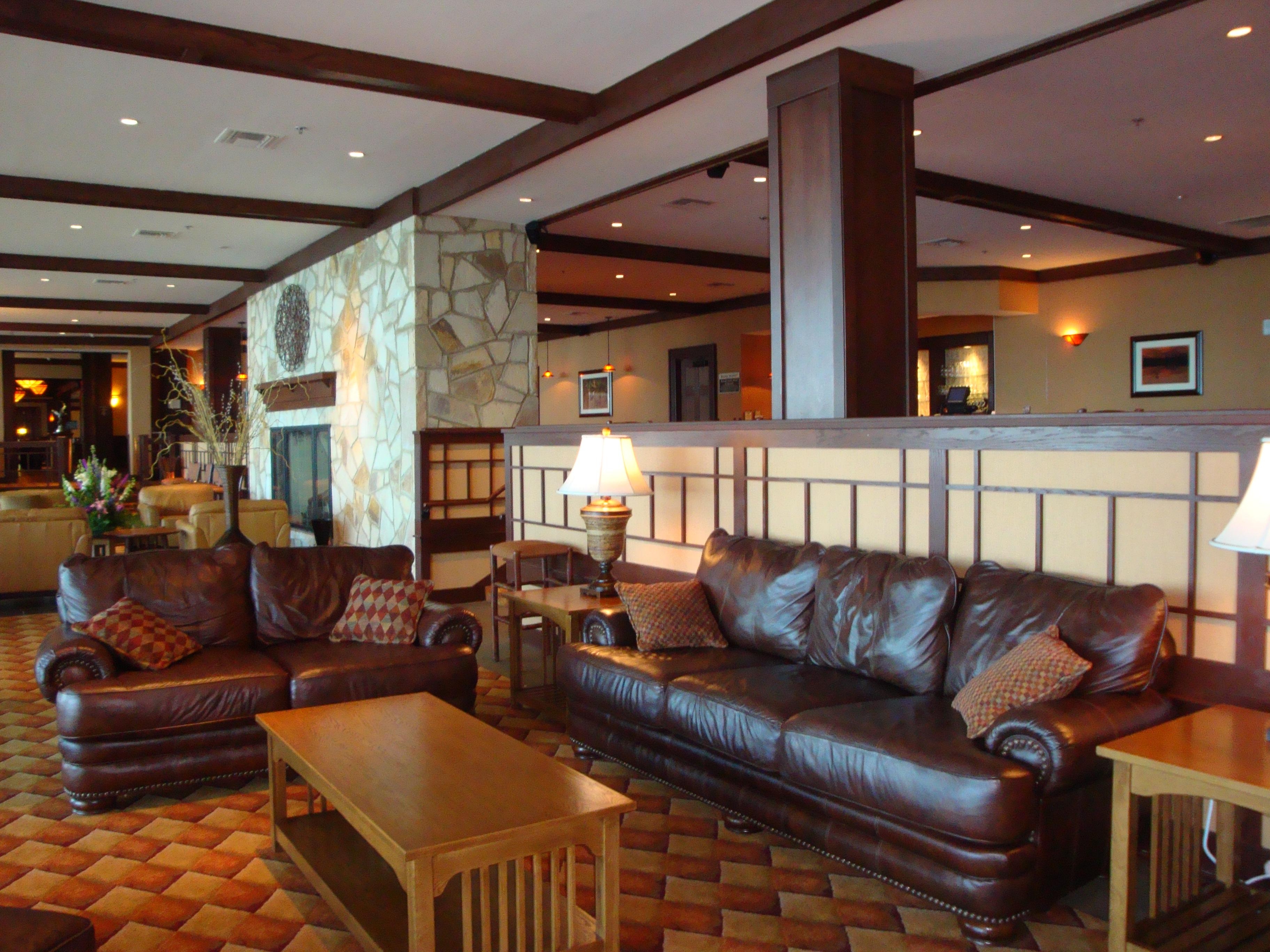 Hickory Lounge Lake Guntersville State Park