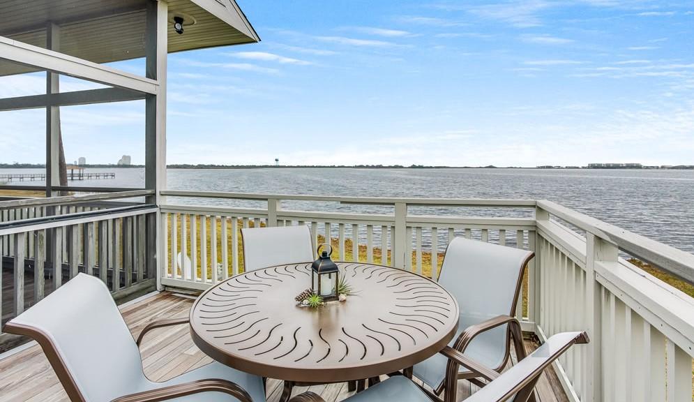 Eagle Cottages Deck