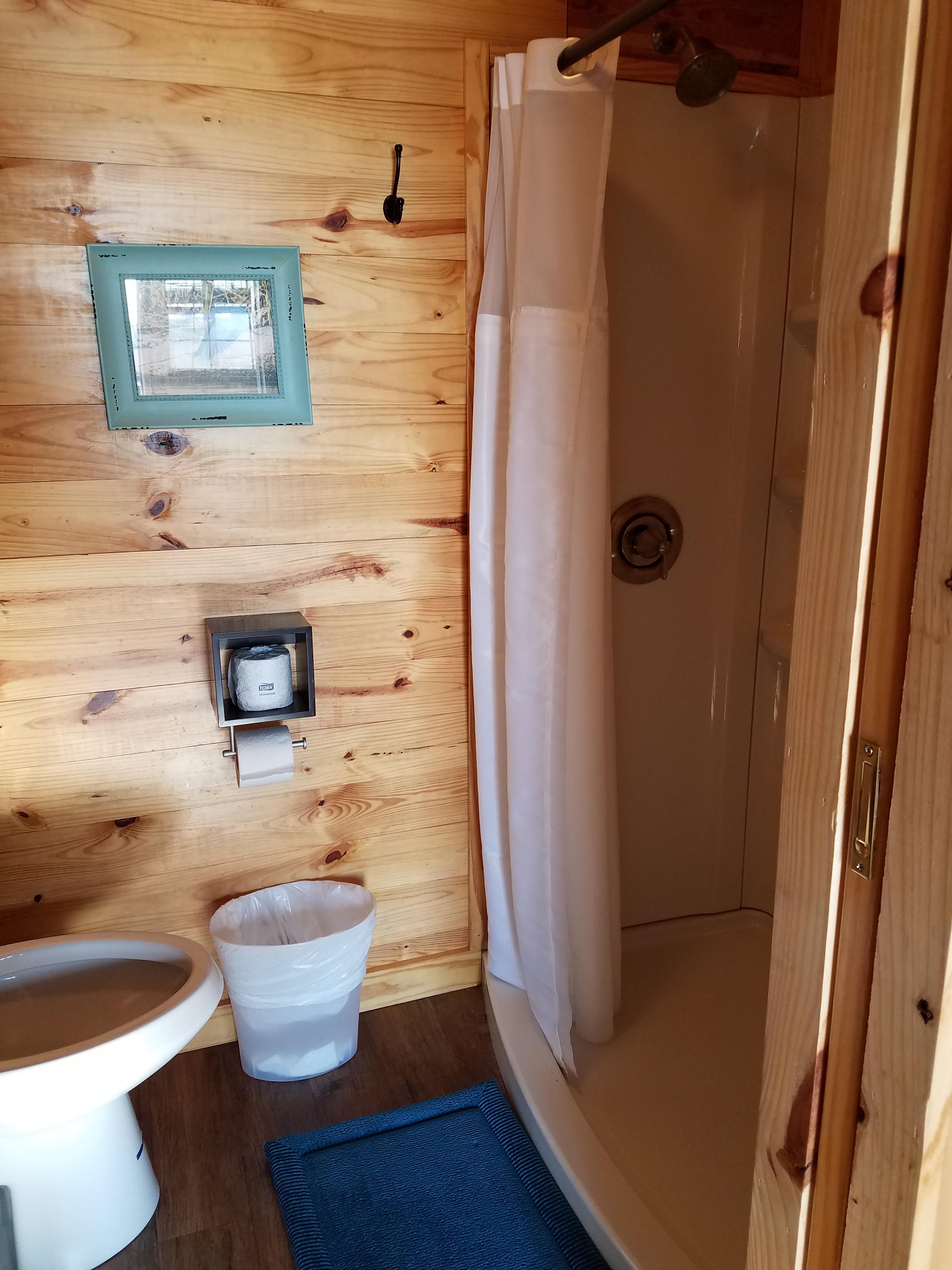 Catfish Redfish bathroom 2