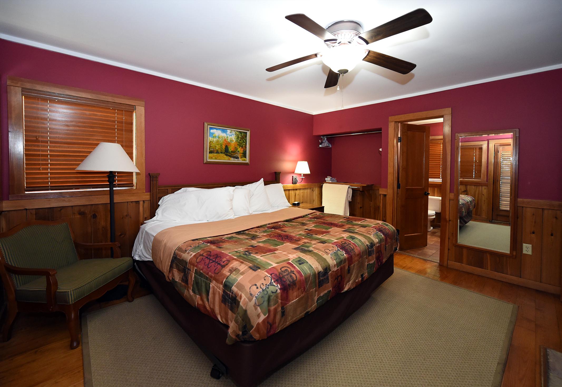 JWSP_Lakeside_Cottage_Bedroom