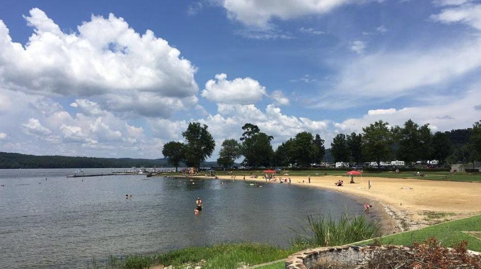 Picture of the beach area at Lake Guntersville State Park